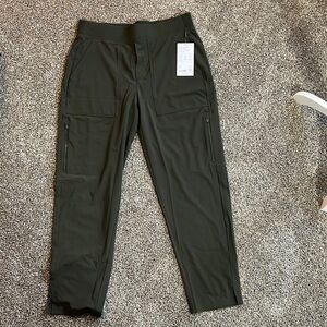 NWT Athleta ankle utility pant